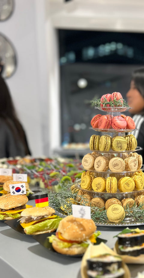 Macaron Tower 🎄 (Custom Engraving)